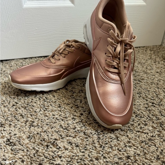 Nike Air Max Thea Metallic Rose Gold Street Sneaker Size 9 - Picture 9 of 14